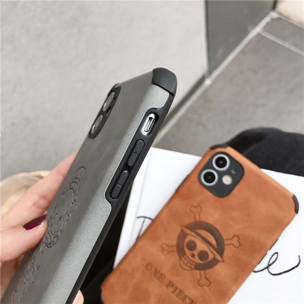 coque iphone one piece leather 2